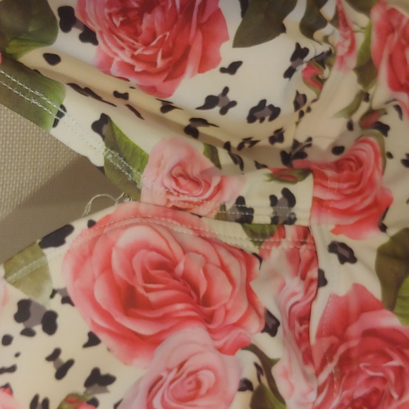 Marina west, Med, full-coverage swimsuit, pink rose pattern - Picture 2 of 7